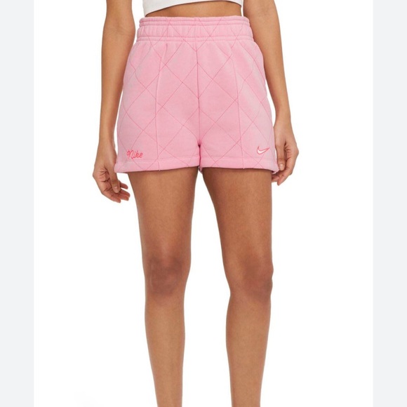 Nike Fleece quilted shorts pink - Picture 1 of 2